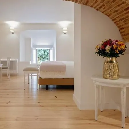 York House 4*