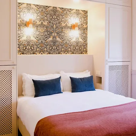 York House 4*